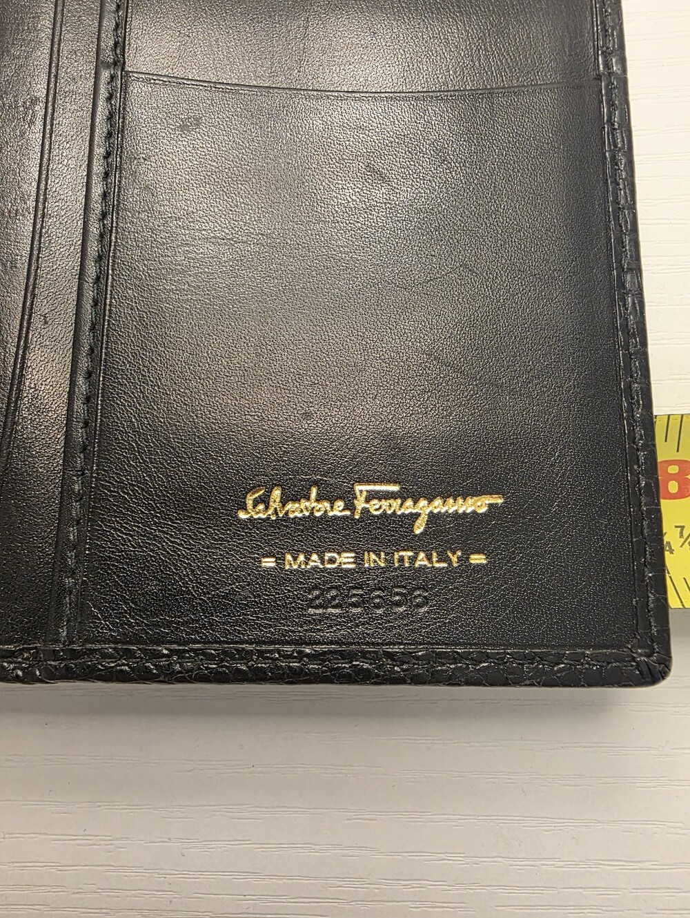 Salvatore Ferragamo Black Lizard Embossed Calf Leather Bifold Wallet - Picture 3 of 7